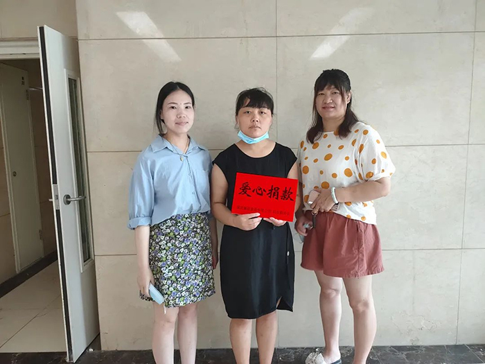 暖心慰問，進行中